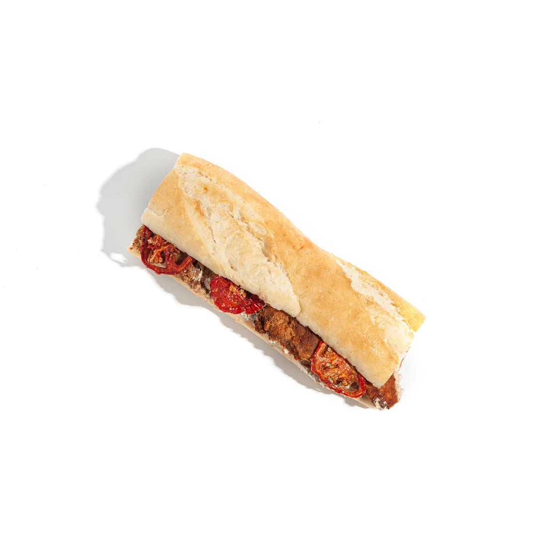 شنیسل مرغ با باگت فرانسوی